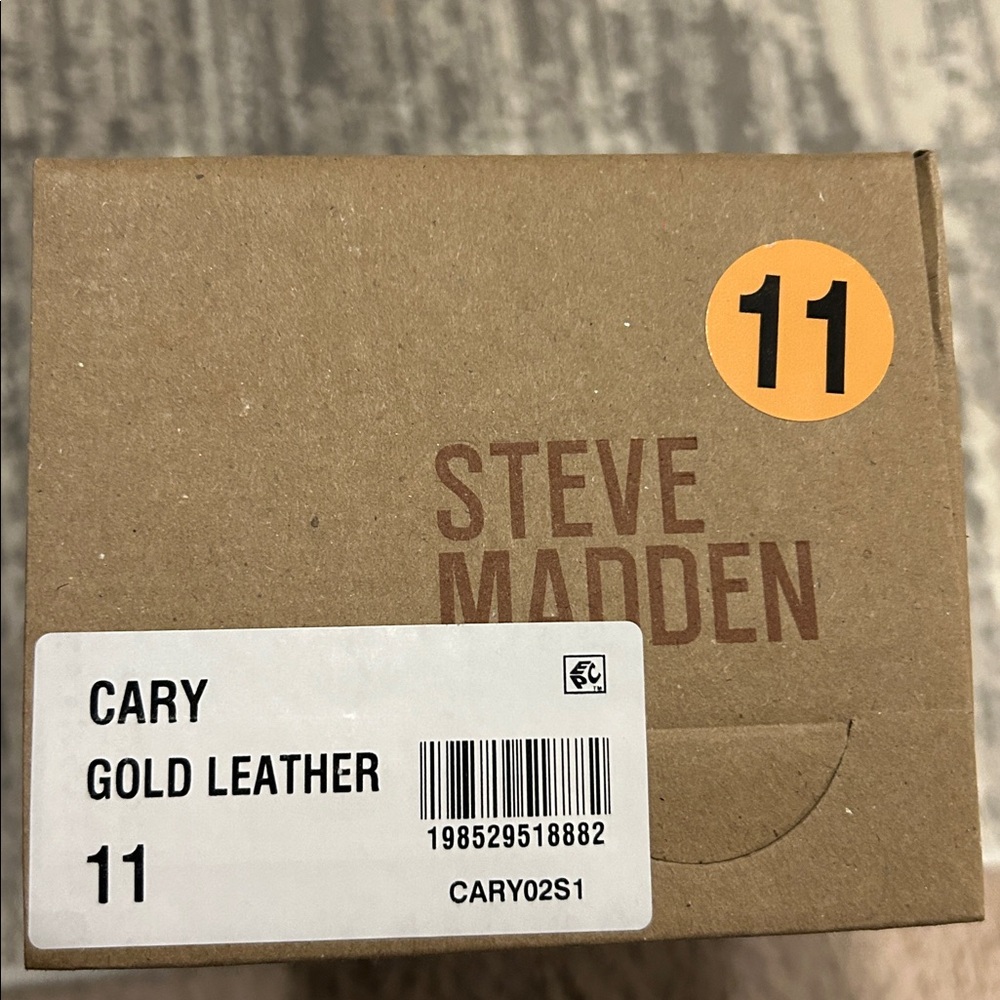 Steve Madden Gold Leather Sandsl - Picture 5 of 5